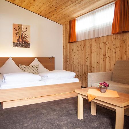 Gasthof Zum Goldenen Loewen Hintertux Ngoại thất bức ảnh