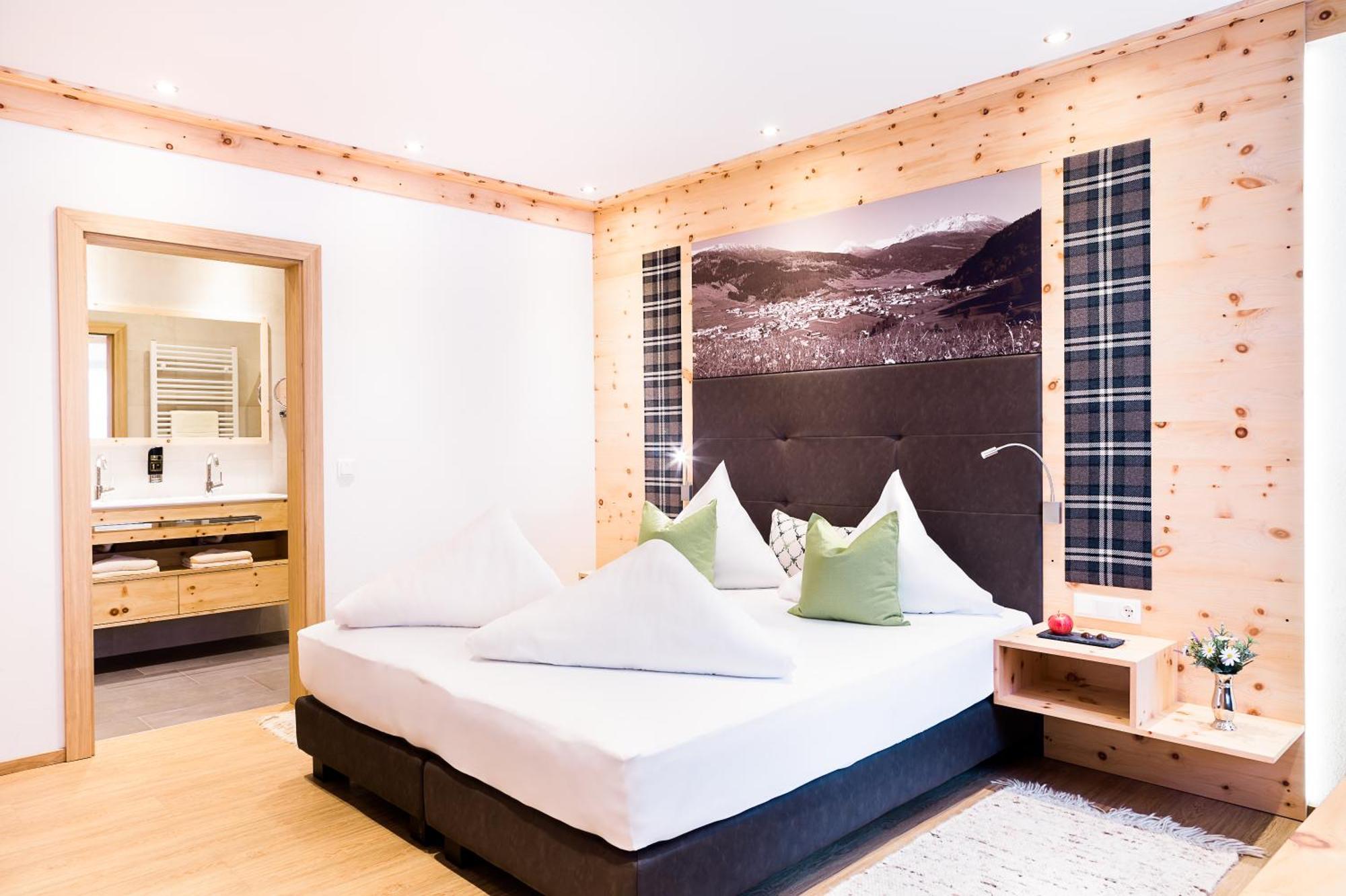 Gasthof Zum Goldenen Loewen Hintertux Ngoại thất bức ảnh
