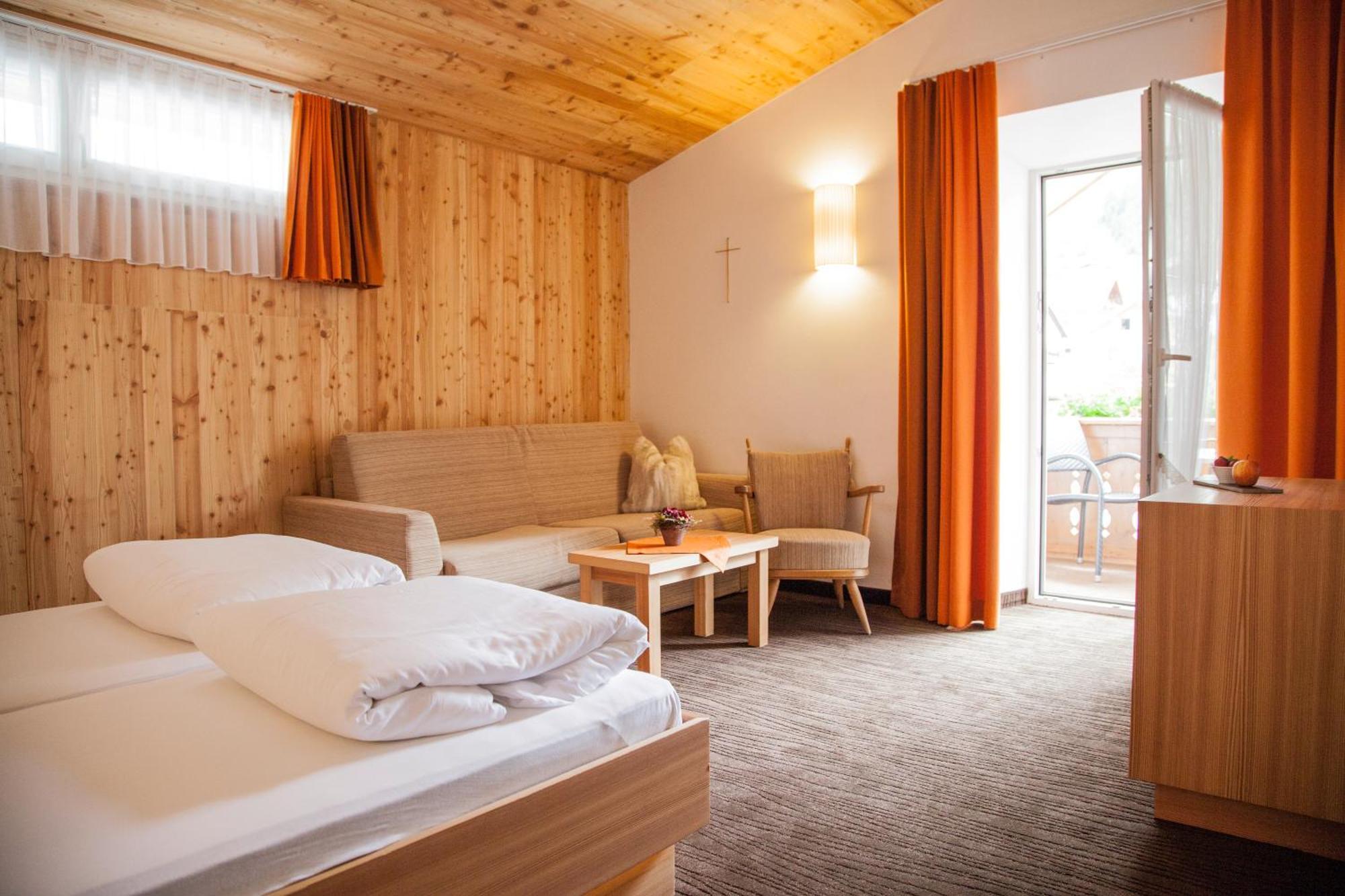 Gasthof Zum Goldenen Loewen Hintertux Ngoại thất bức ảnh