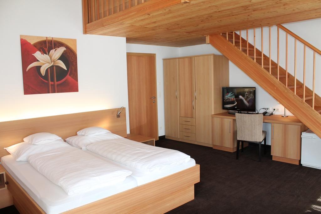 Gasthof Zum Goldenen Loewen Hintertux Phòng bức ảnh