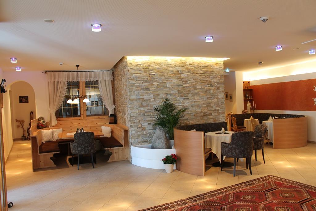 Gasthof Zum Goldenen Loewen Hintertux Ngoại thất bức ảnh