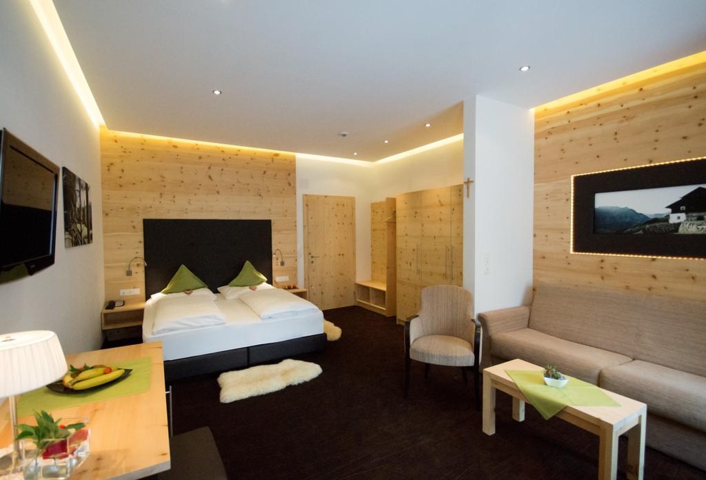 Gasthof Zum Goldenen Loewen Hintertux Ngoại thất bức ảnh