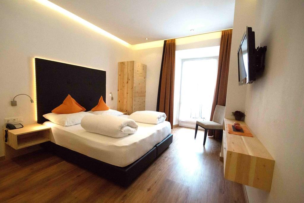 Gasthof Zum Goldenen Loewen Hintertux Ngoại thất bức ảnh