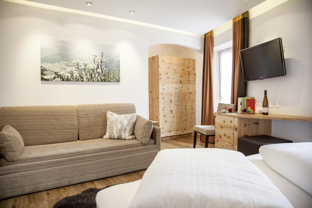 Gasthof Zum Goldenen Loewen Hintertux Ngoại thất bức ảnh