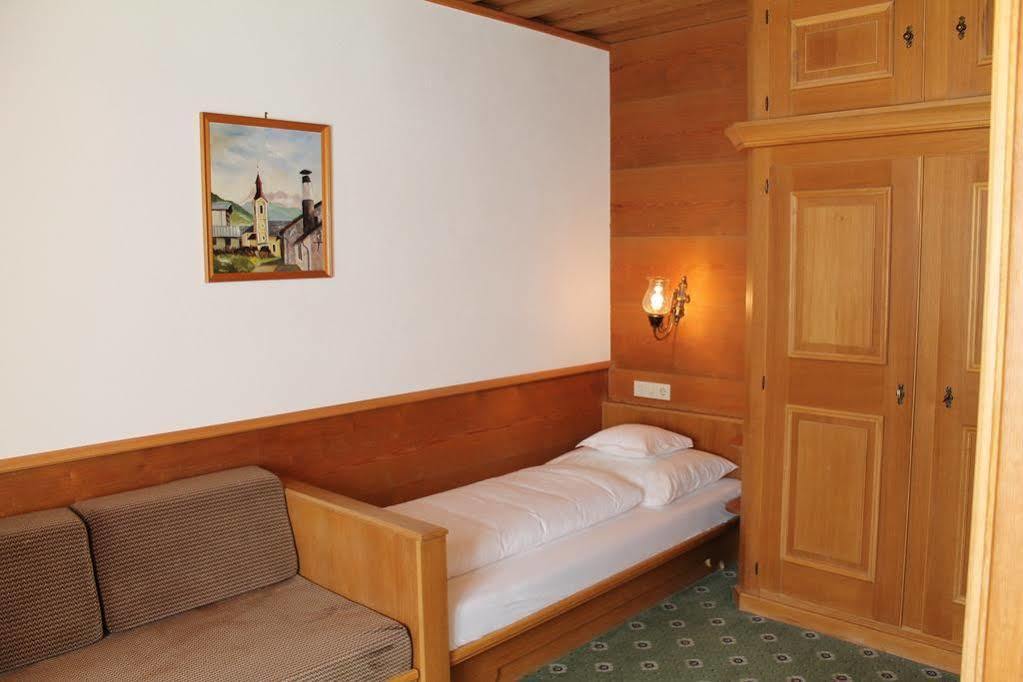 Gasthof Zum Goldenen Loewen Hintertux Ngoại thất bức ảnh